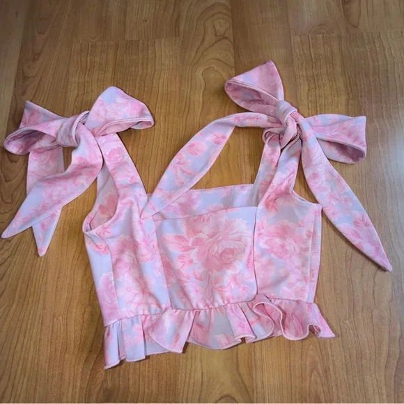 Show Me Your MuMu Women’s Flower Dutchess Ruffle Floral Top Crop Size Small NWT - Picture 4 of 9